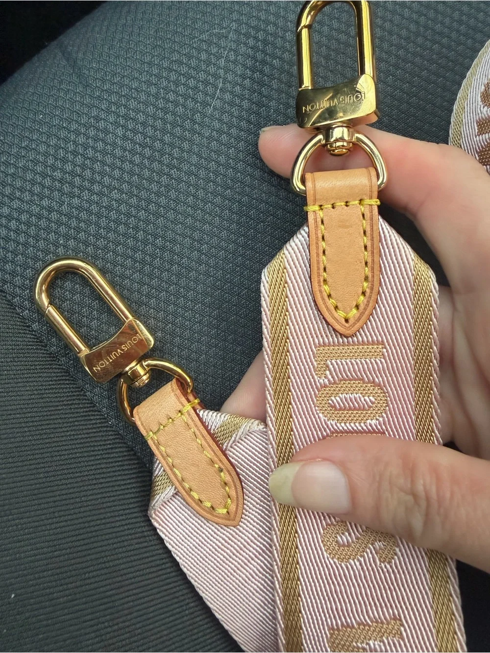 Euc Louis Vuitton bandoulier strap